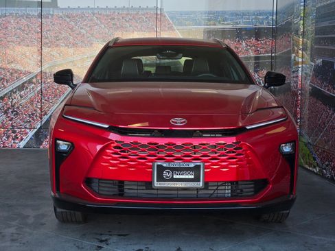 New 2025 Toyota Crown Signia image 2