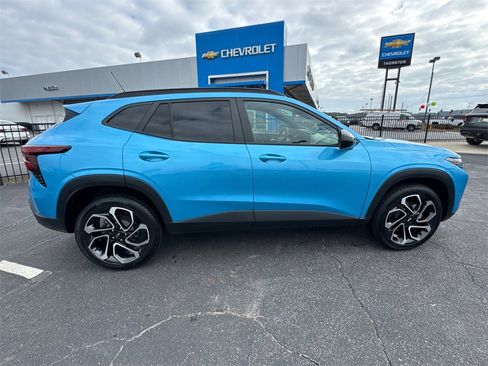 Used 2025 Chevrolet Trax RS w/ Driver Confidence Package image 5