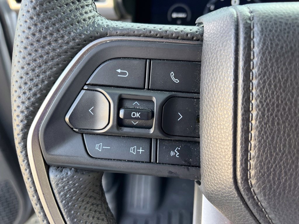 Used 2025 Toyota Tacoma TRD Off-Road w/ TRD Off Road Upgrade Package AWD/4WD image 18