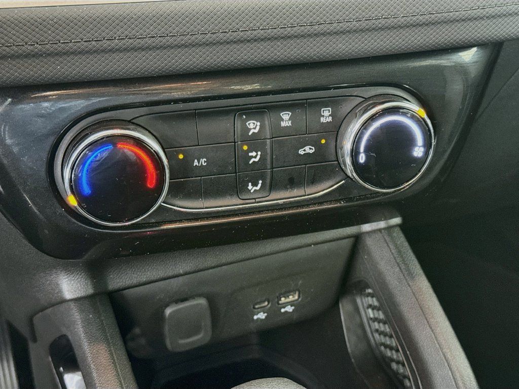 Used 2025 Chevrolet TrailBlazer LT FWD image 16