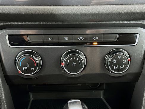 Used 2021 Volkswagen Tiguan S image 23