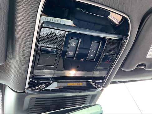 Used 2024 Land Rover Range Rover SE AWD/4WD image 36