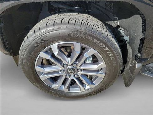 Used 2026 Toyota 4Runner Limited AWD/4WD image 9