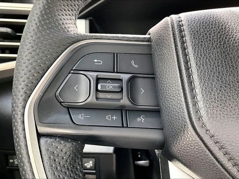 Used 2025 Toyota Tundra SR5 w/ SR5 Premium Package AWD/4WD image 11
