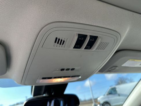 Used 2013 Buick Regal Premium image 32