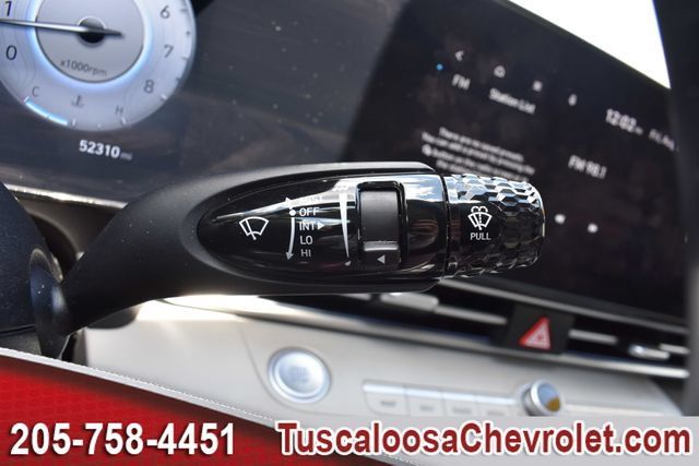 Used 2025 Hyundai Elantra Limited FWD image 33