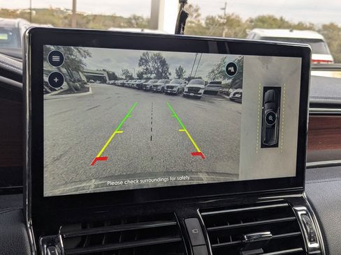 Used 2023 Lincoln Navigator Reserve image 16