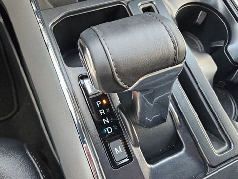 Used 2025 Ford F150 Lariat w/ Equipment Group 501A Mid image 17