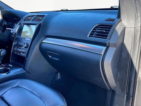 Used 2019 Ford Explorer XLT w/ Equipment Group 202A image 17