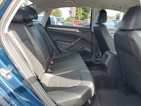 Used 2018 Volkswagen Passat 2.0T R-Line image 36