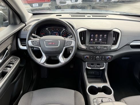 Used 2024 GMC Terrain SLE w/ Driver Convenience Package image 14