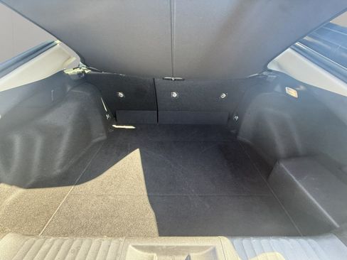 Used 2025 Toyota Prius LE FWD image 27