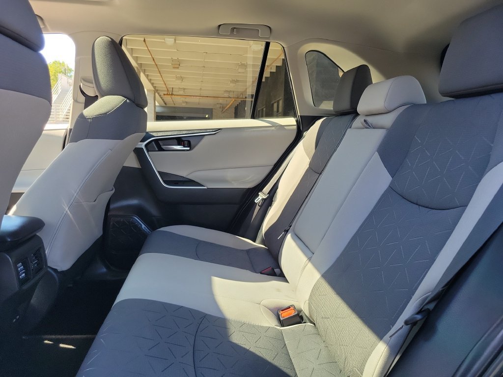 Used 2025 Toyota RAV4 XLE w/ Convenience Package FWD image 16