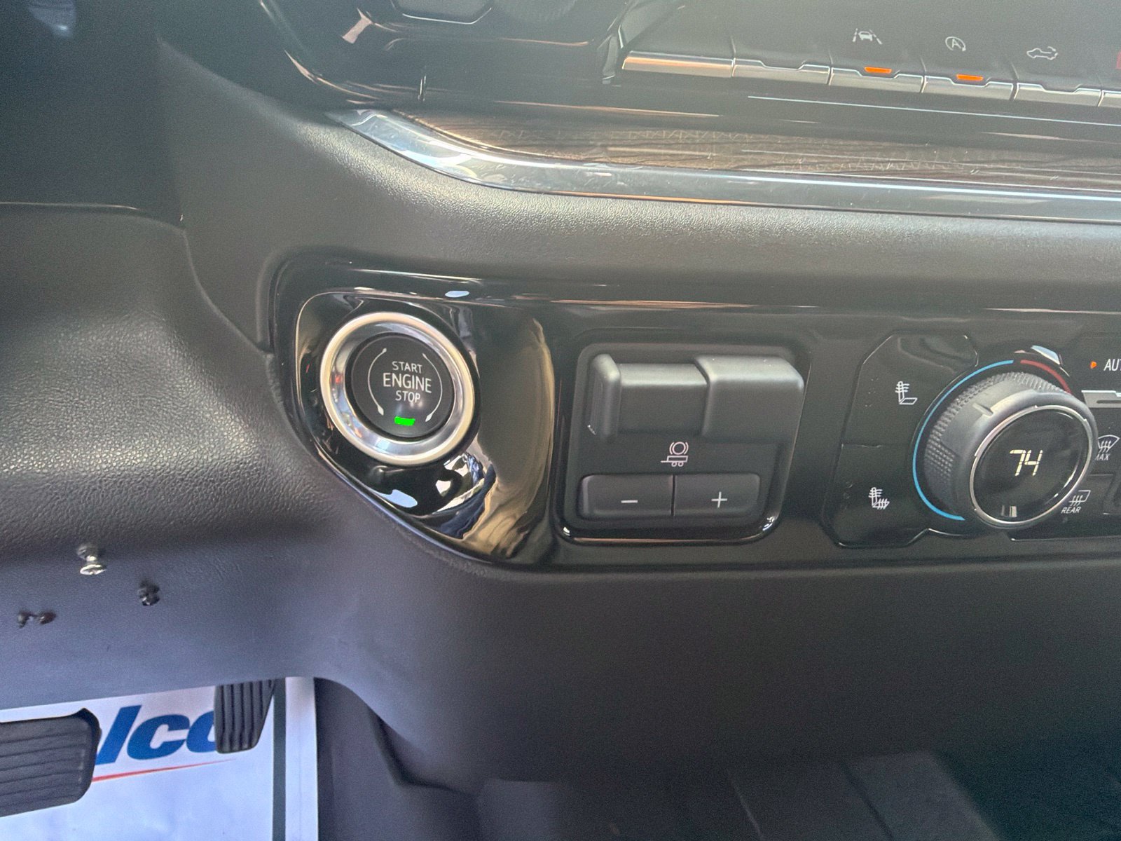 Used 2024 Chevrolet Silverado 1500 RST w/ Protection Package AWD/4WD image 17