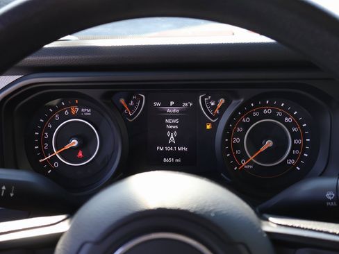 Used 2024 Jeep Gladiator Sport image 28