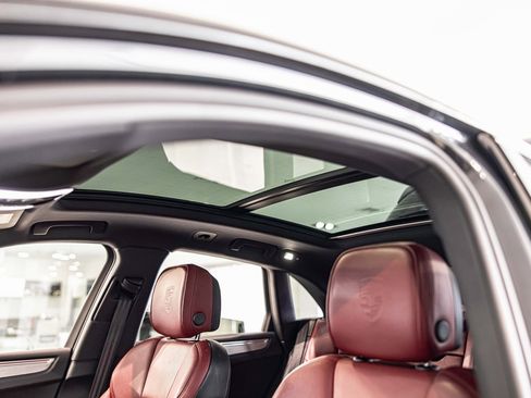 Used 2023 Porsche Macan S image 18