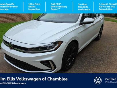 Used 2025 Volkswagen Jetta SE w/ Black Wheel Package