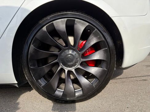 Used 2022 Tesla Model 3 Performance image 12