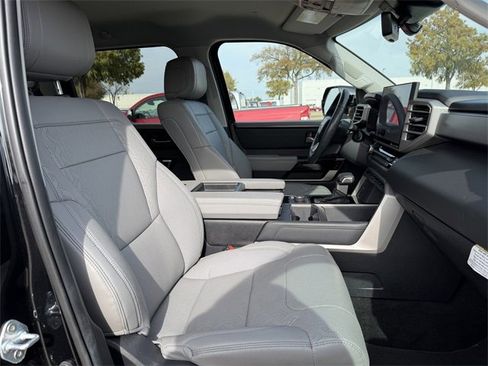 Used 2024 Toyota Tundra Limited image 29