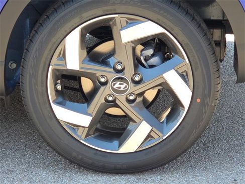 New 2025 Hyundai Venue Limited image 9