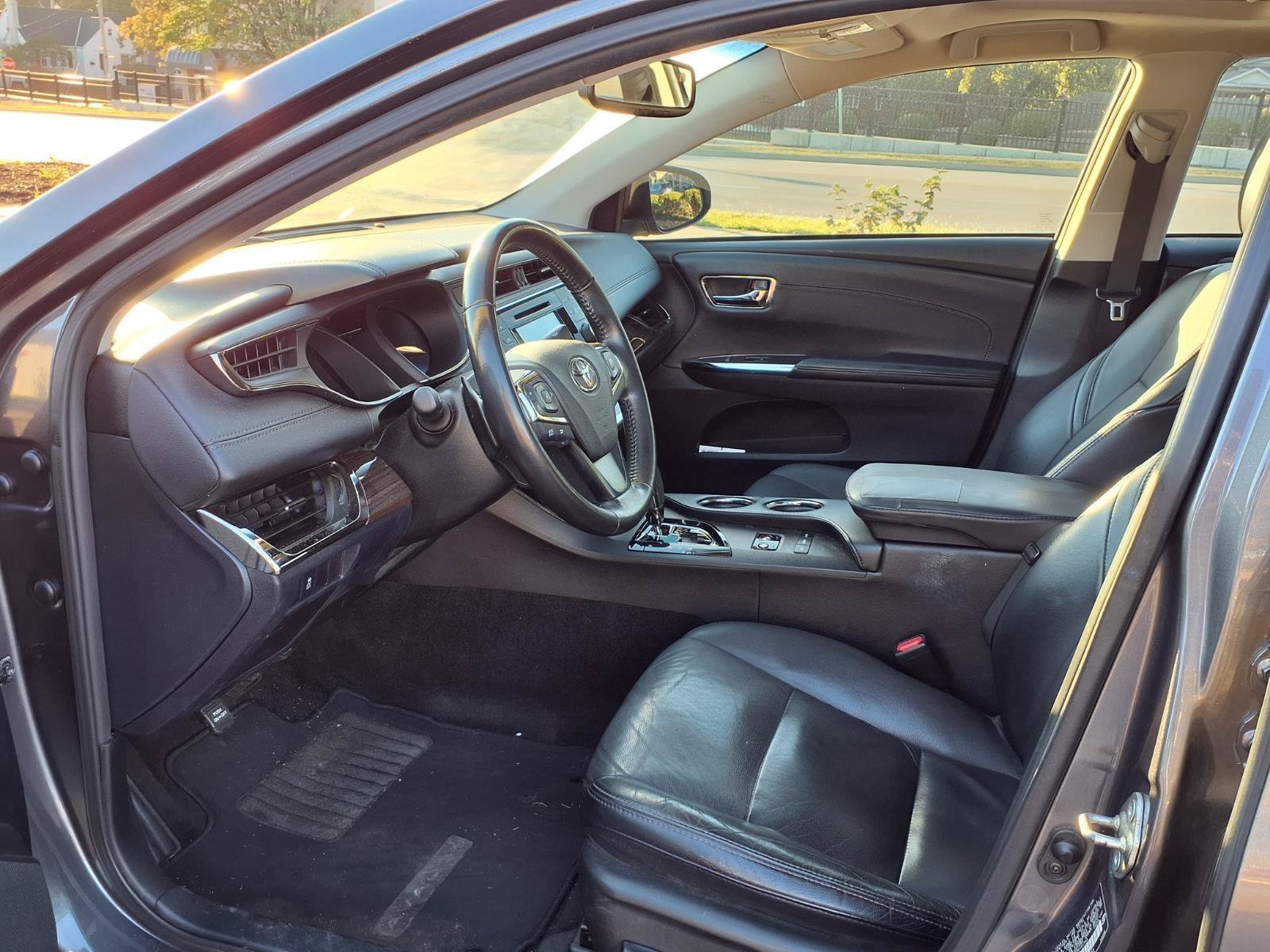 Used 2015 Toyota Avalon XLE Premium FWD image 18