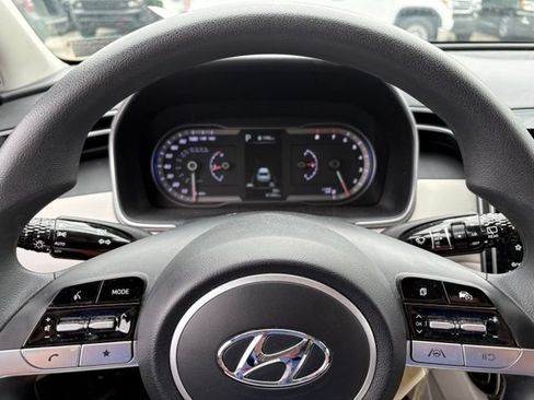 Used 2022 Hyundai Tucson SE AWD/4WD image 16