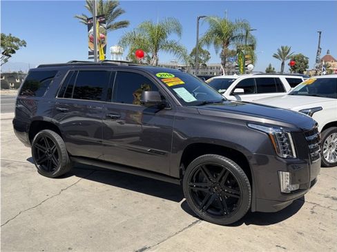 Used 2018 Cadillac Escalade Premium Luxury AWD/4WD image 58