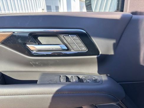 New 2026 Chevrolet Suburban High Country w/ Sun And Tow Package AWD/4WD image 27