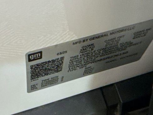 Used 2025 Chevrolet Tahoe Z71 w/ Comfort Package image 37