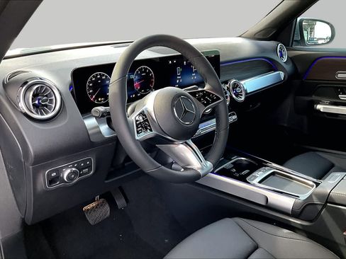New 2026 Mercedes-Benz GLB 250 image 10
