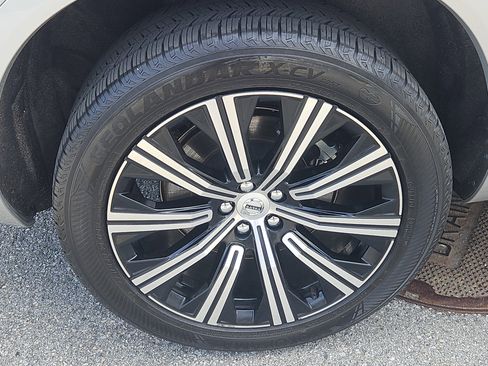 Certified 2024 Volvo XC90 B5 Core AWD/4WD image 29