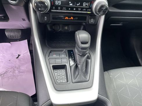Used 2024 Toyota RAV4 XLE FWD image 26