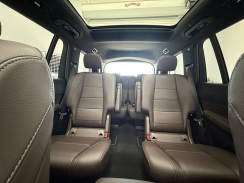 Used 2021 Mercedes-Benz GLS 450 4MATIC image 7