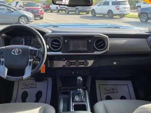 Used 2019 Toyota Tacoma SR5 RWD image 19