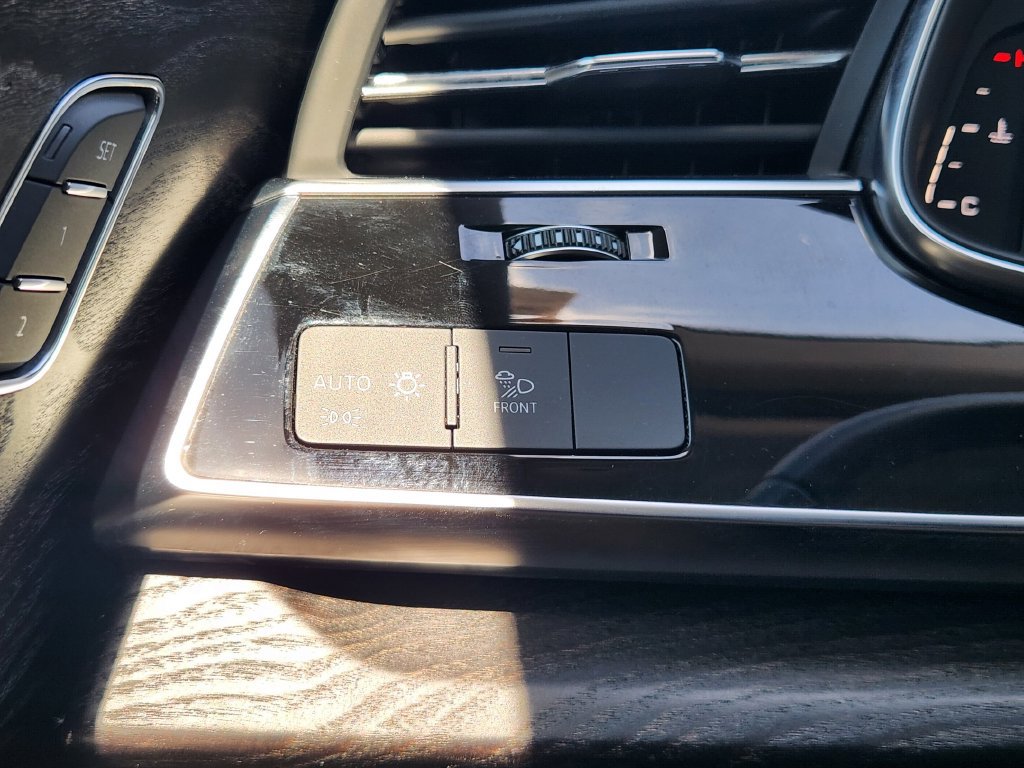 Used 2021 Audi Q8 Premium AWD/4WD image 22