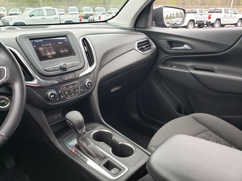 Used 2022 Chevrolet Equinox LT w/ Driver Convenience Package image 21