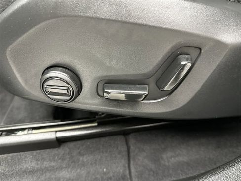 Certified 2025 Volvo XC60 B5 Plus image 12