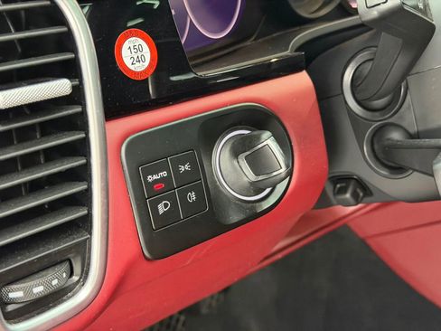 Used 2022 Porsche Cayenne Platinum Edition w/ Premium Package Plus image 23