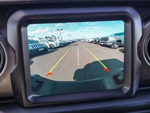 Used 2023 Jeep Gladiator Sport image 22