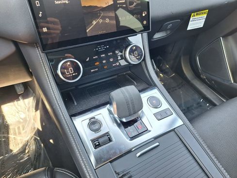 Used 2024 Jaguar F-PACE R-Dynamic S image 15