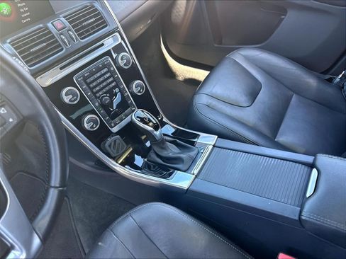 Used 2016 Volvo XC60 T5 Premier w/ Proximity Package FWD image 20