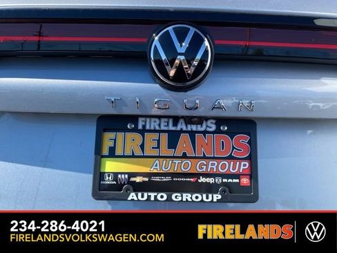 New 2025 Volkswagen Tiguan SE image 15