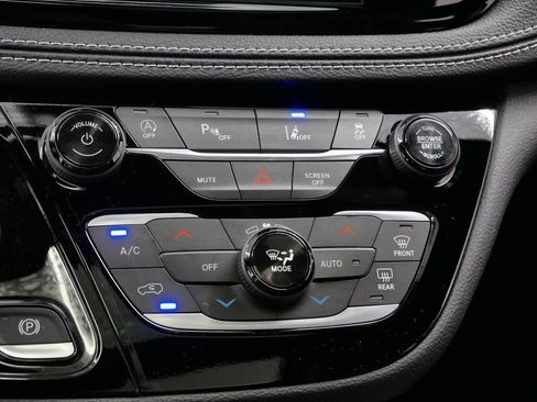 New 2026 Chrysler Pacifica Select image 34