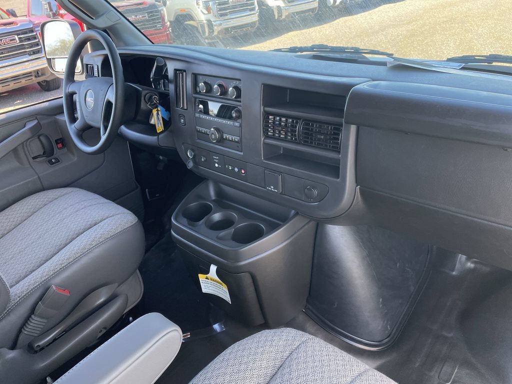 New 2025 GMC Savana 2500 Extended w/ Driver Convenience Package RWD image 27