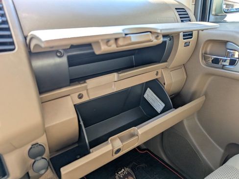 Used 2006 Nissan Frontier LE w/ (H01) Rockford Fosgate Pkg image 28