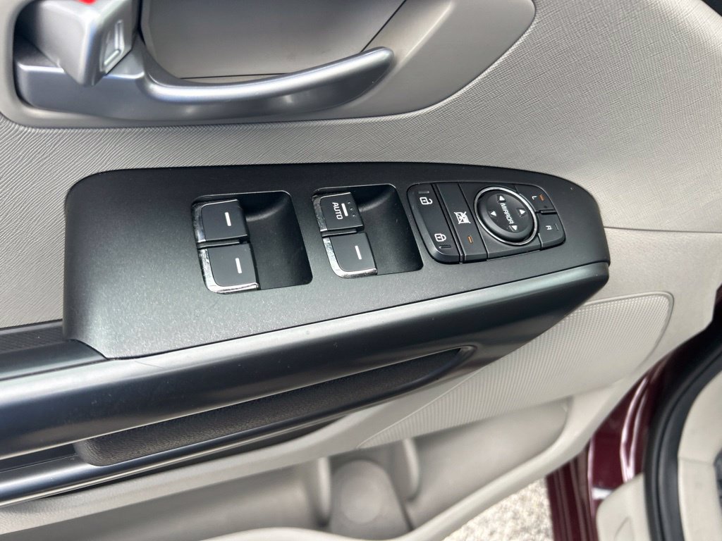 Used 2020 Kia Sedona EX FWD image 34