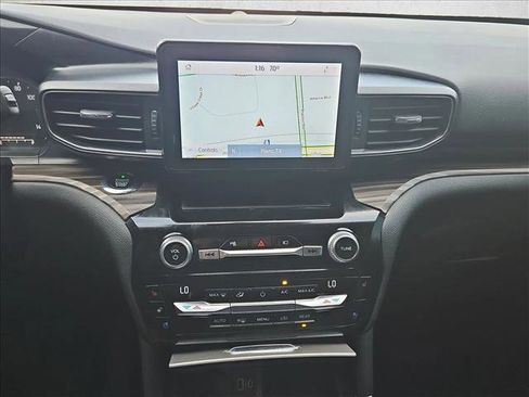 Used 2021 Ford Explorer Limited w/ Equipment Group 301A image 15