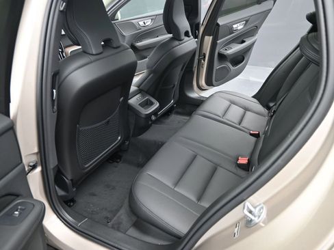New 2026 Volvo V60 B5 Cross Country Plus w/ Protection Package Premier AWD/4WD image 27