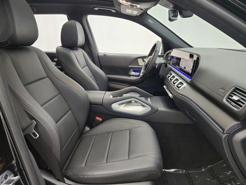 Used 2025 Mercedes-Benz GLS 450 4MATIC image 26