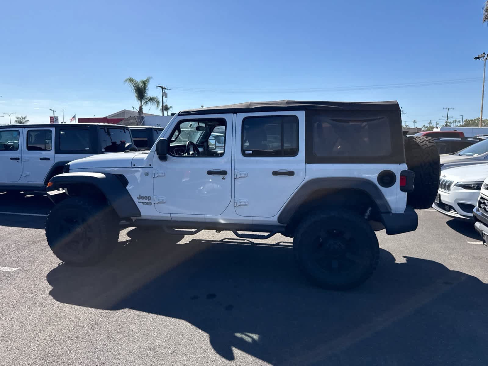 Used 2018 Jeep Wrangler Unlimited Sport S AWD/4WD image 19